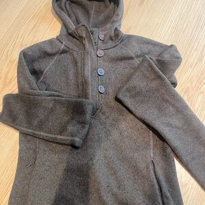 MAKE ME AN OFFER The North Face Brown Hooded Sweater